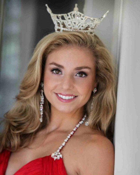Miss-Massachusetts-2012-Taylor-Kinzler1
